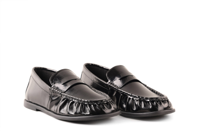 Лофери жіночі чорні з натурального лаку (009092)