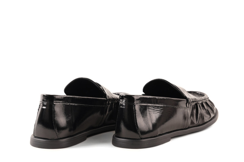 Лофери жіночі чорні з натурального лаку (009092)