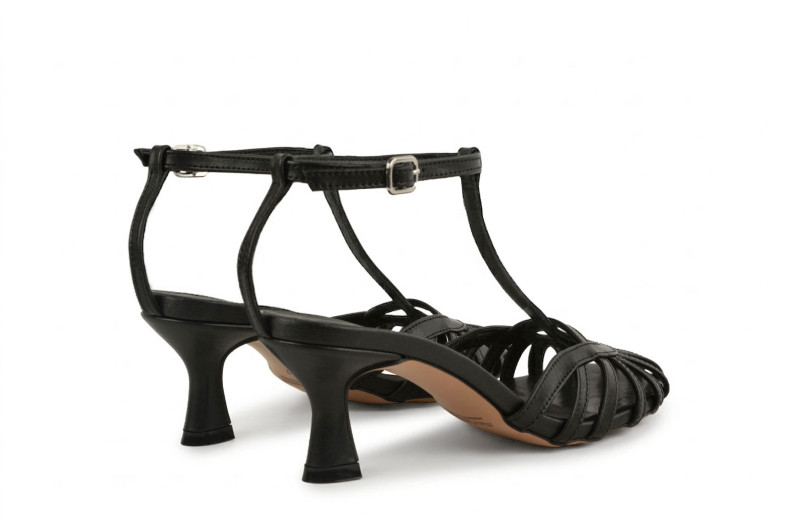 Босоніжки жіночі чорні з натуральної шкіри (009019)