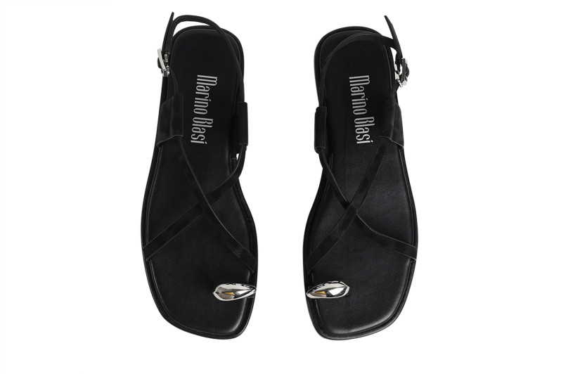 Босоніжки жіночі чорні з натуральної шкіри (008861)