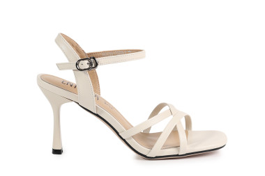 Босоніжки жіночі молочні (008900)