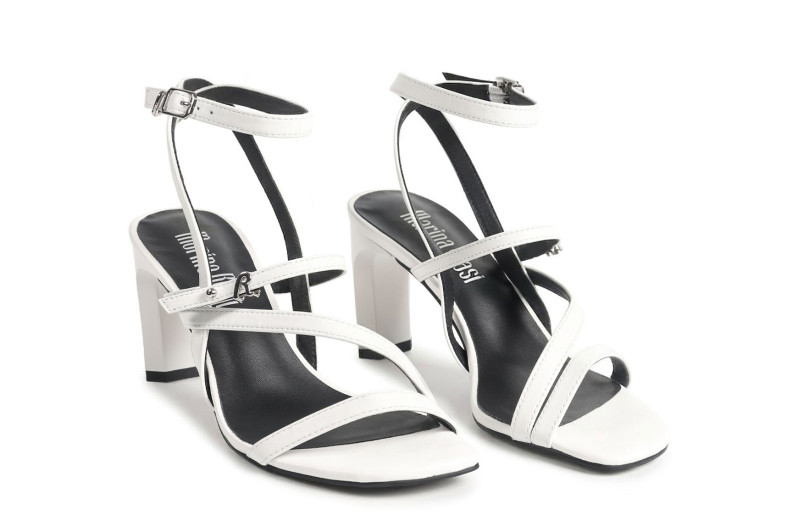 Босоніжки жіночі білі з натуральної шкіри (008947)