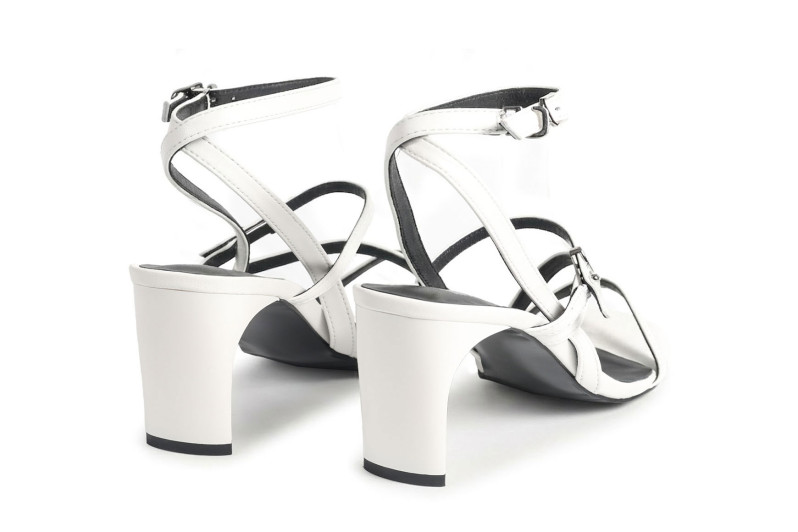 Босоніжки жіночі білі з натуральної шкіри (008947)