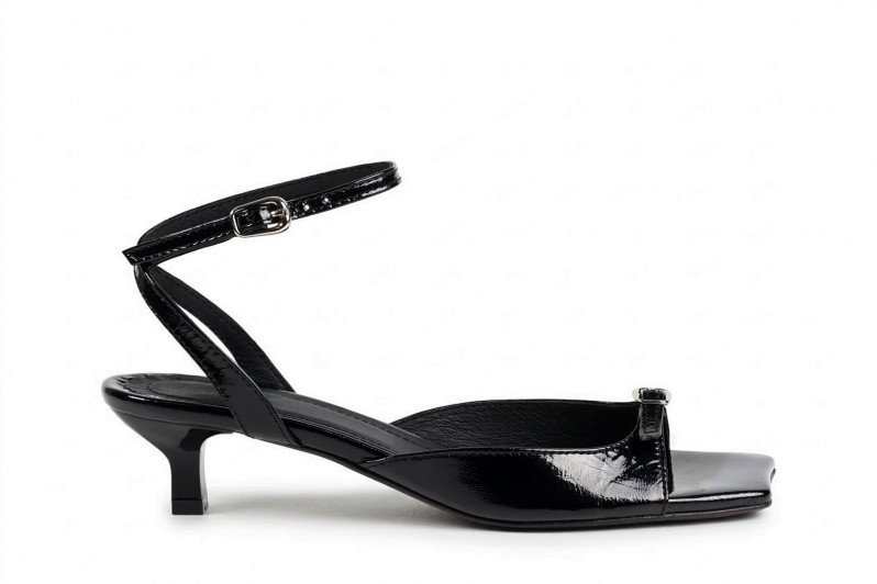 Босоніжки жіночі чорні з натурального лаку (008955)