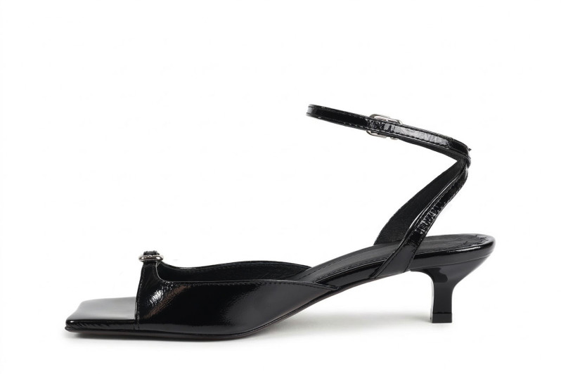 Босоніжки жіночі чорні з натурального лаку (008955)