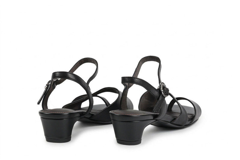 Босоніжки жіночі чорні з натуральної шкіри (008954)