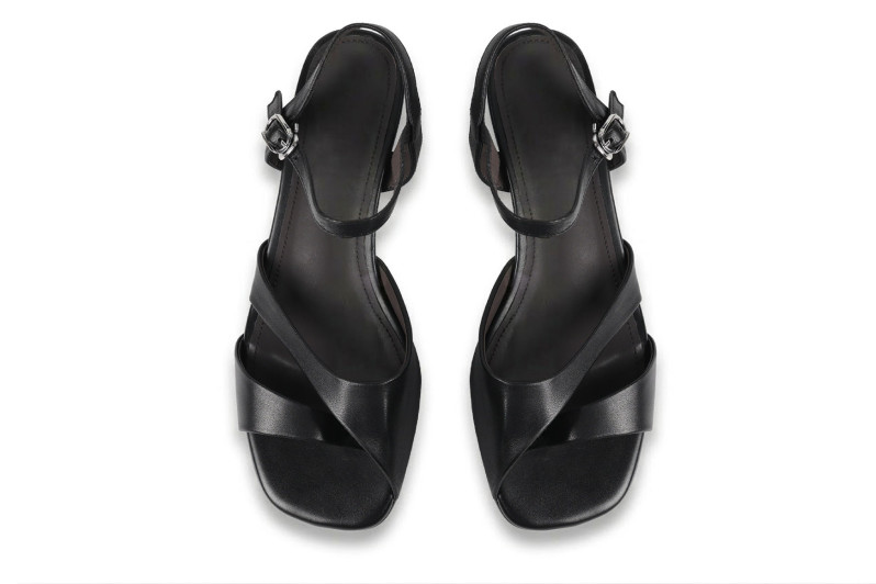 Босоніжки жіночі чорні з натуральної шкіри (008954)