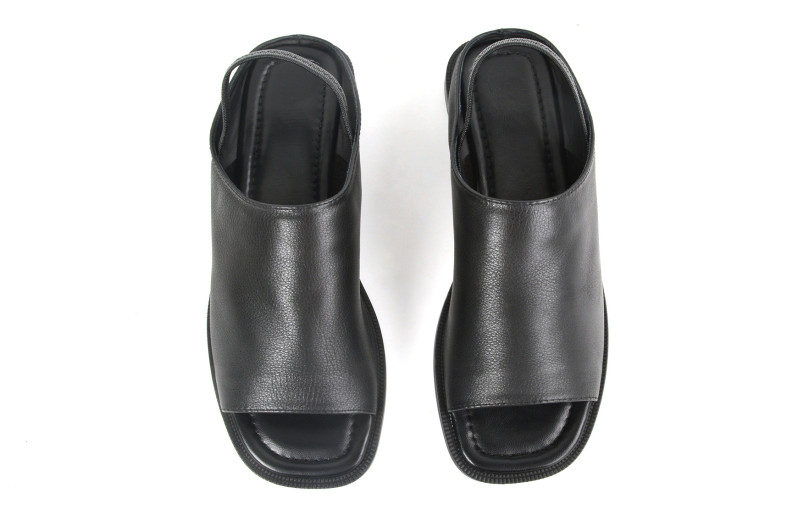 Босоніжки жіночі чорні з натуральної шкіри (008951)