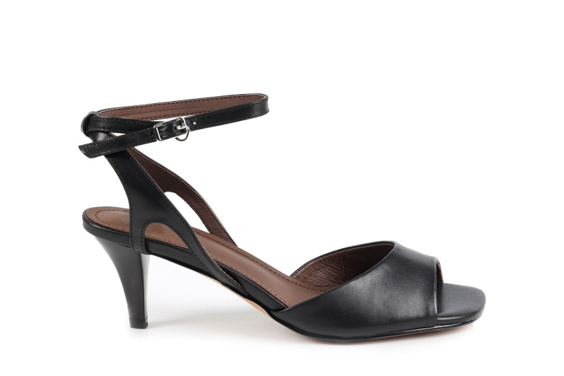 Босоніжки жіночі чорні з натуральної шкіри (008974)