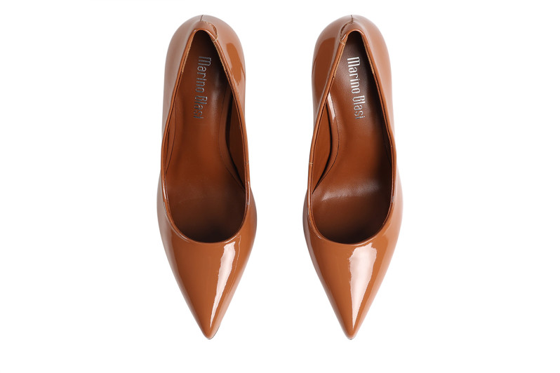 Туфлі жіночі руді з натурального лаку (008875)