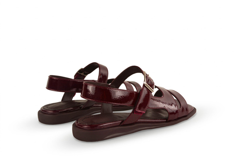 Босоніжки жіночі бордові з натурального лаку (009061)